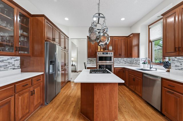 10447 Raleigh Road, Woodbury, MN 55129
