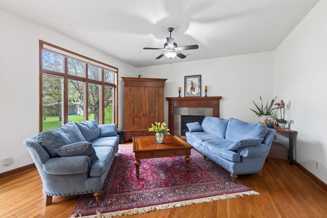 10447 Raleigh Road, Woodbury, MN 55129