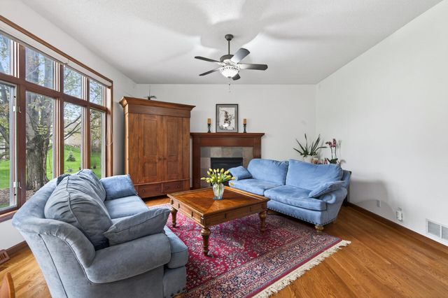10447 Raleigh Road, Woodbury, MN 55129