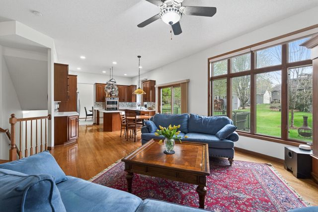 10447 Raleigh Road, Woodbury, MN 55129