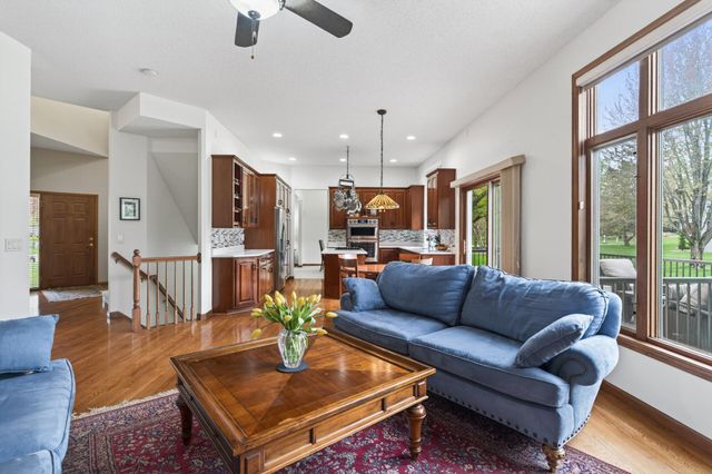 10447 Raleigh Road, Woodbury, MN 55129
