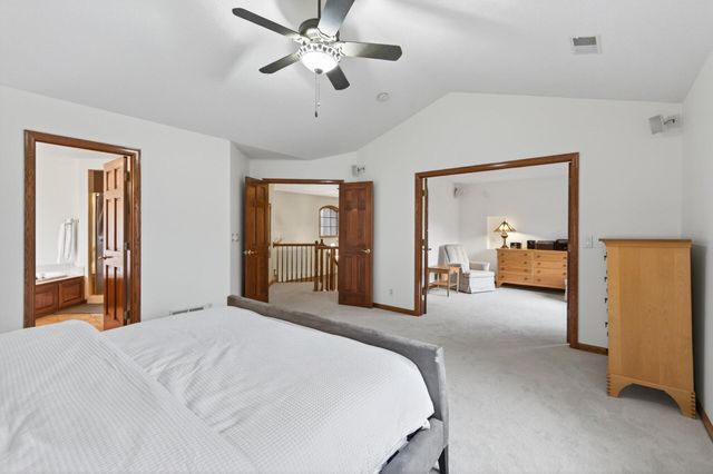 10447 Raleigh Road, Woodbury, MN 55129