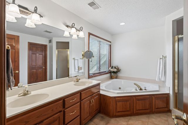 10447 Raleigh Road, Woodbury, MN 55129