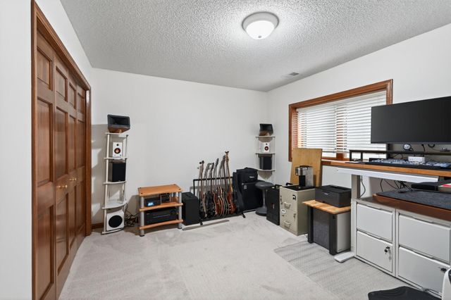 10447 Raleigh Road, Woodbury, MN 55129