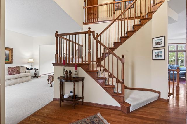 10447 Raleigh Road, Woodbury, MN 55129