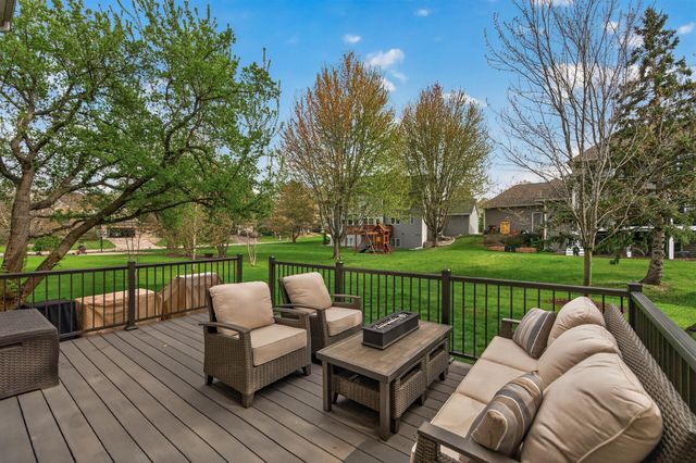 10447 Raleigh Road, Woodbury, MN 55129