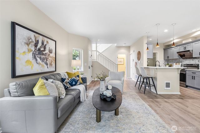 12541 NE 7th Place, Bellevue, WA 98005