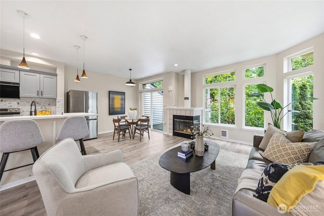 12541 NE 7th Place, Bellevue, WA 98005
