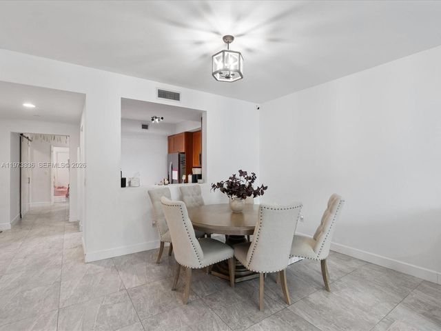 3340 NE 190th St 204, Aventura, FL 33180