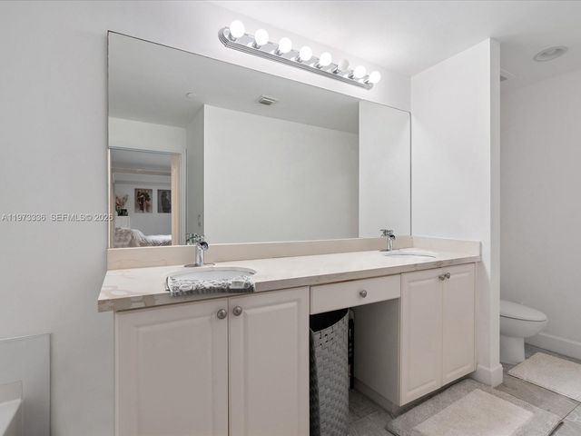 3340 NE 190th St 204, Aventura, FL 33180