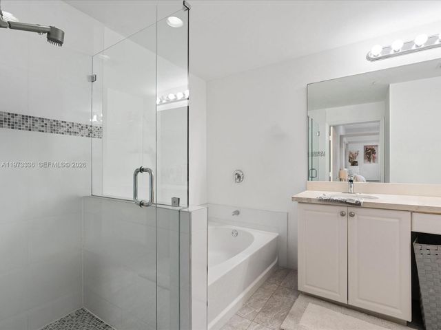 3340 NE 190th St 204, Aventura, FL 33180