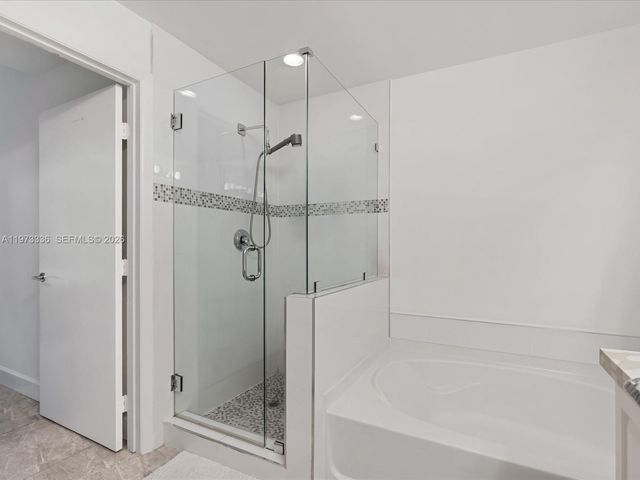 3340 NE 190th St 204, Aventura, FL 33180