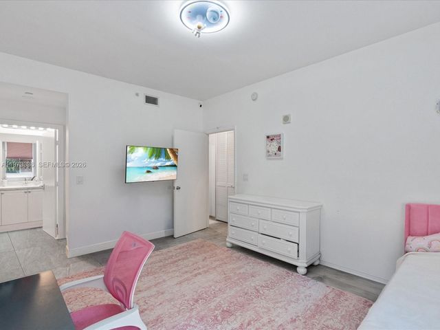 3340 NE 190th St 204, Aventura, FL 33180