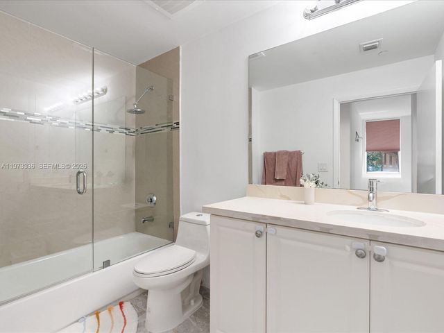 3340 NE 190th St 204, Aventura, FL 33180