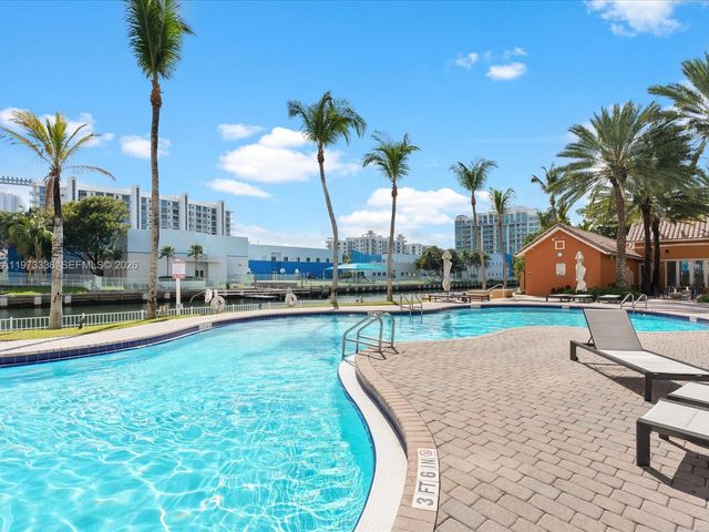 3340 NE 190th St 204, Aventura, FL 33180