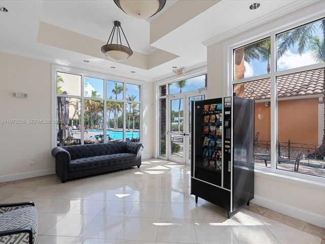 3340 NE 190th St 204, Aventura, FL 33180