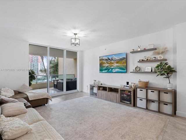 3340 NE 190th St 204, Aventura, FL 33180