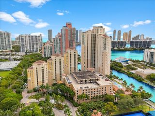 3340 NE 190th St 204, Aventura, FL 33180