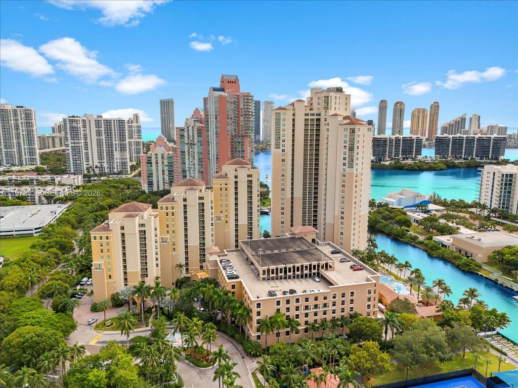 3340 NE 190th St 204, Aventura, FL 33180