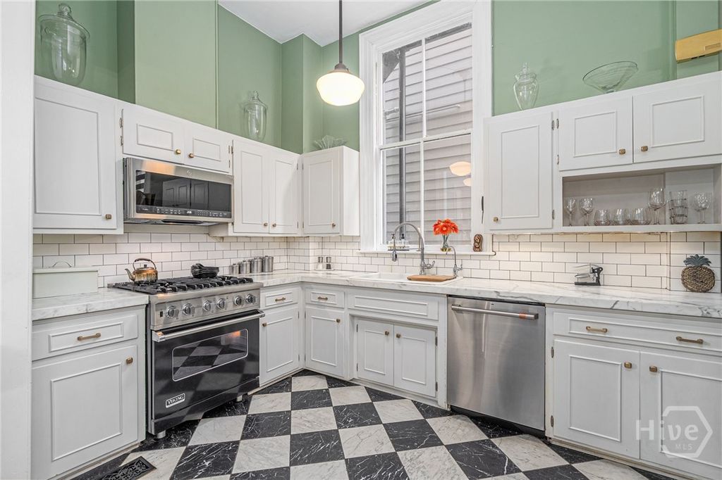 Image 15 of property listing at 222 E Gwinnett Street, Savannah, GA 31401