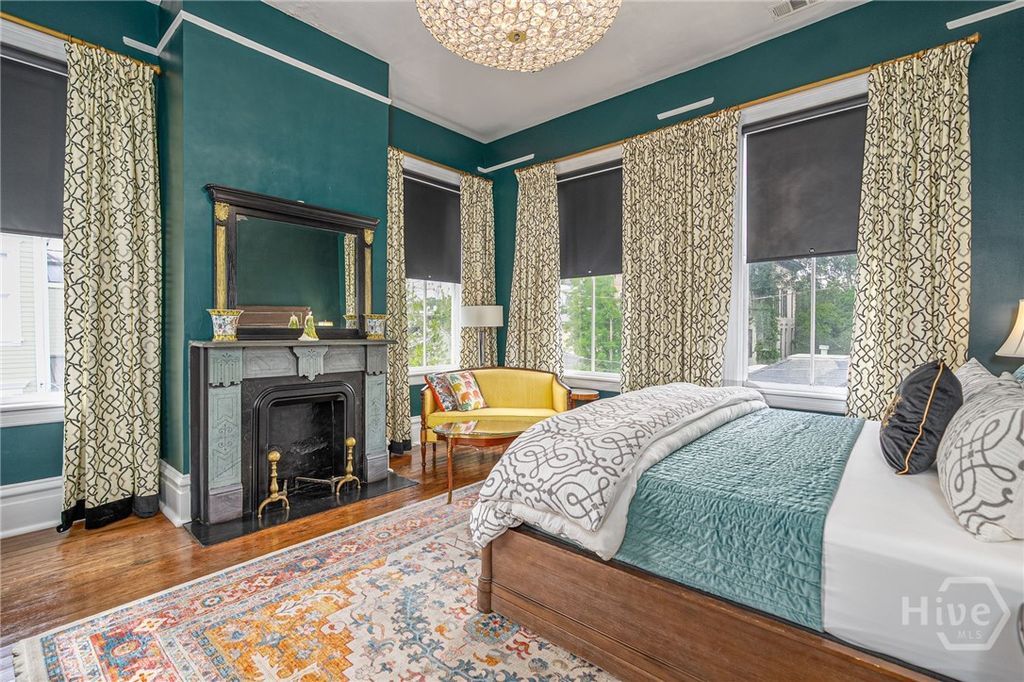 Image 21 of property listing at 222 E Gwinnett Street, Savannah, GA 31401