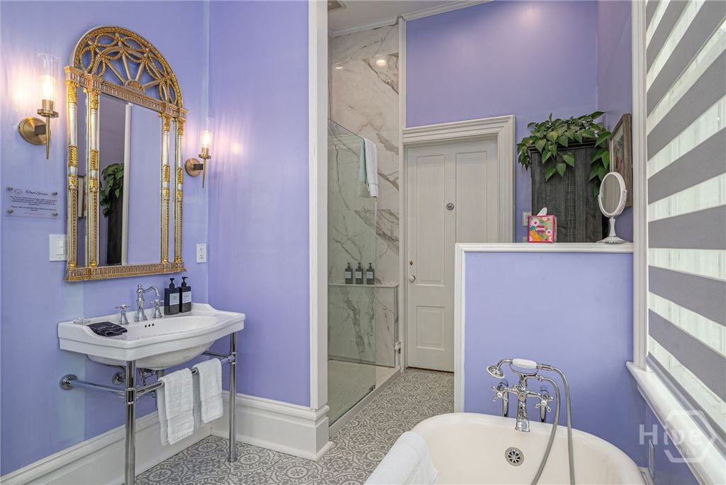 Image 32 of property listing at 222 E Gwinnett Street, Savannah, GA 31401