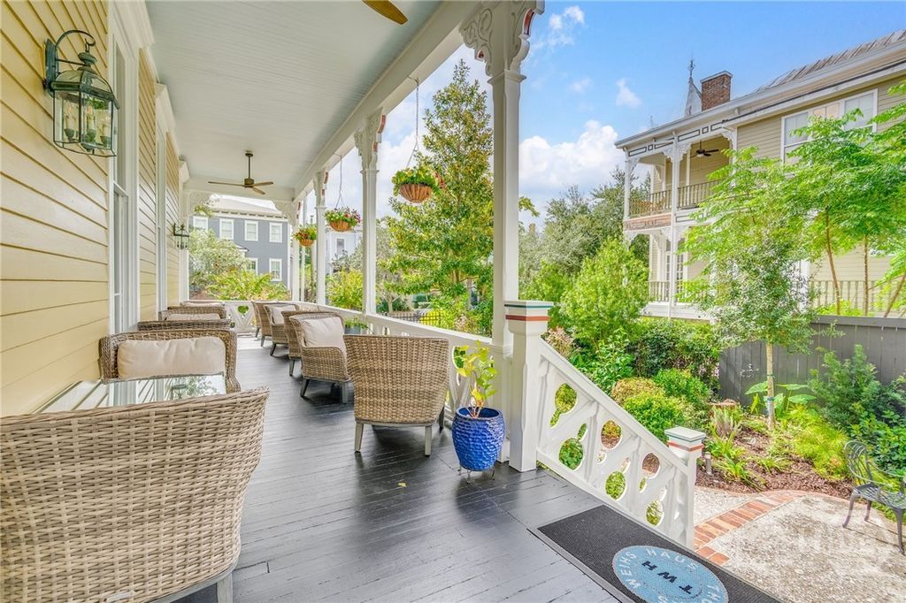 Image 35 of property listing at 222 E Gwinnett Street, Savannah, GA 31401