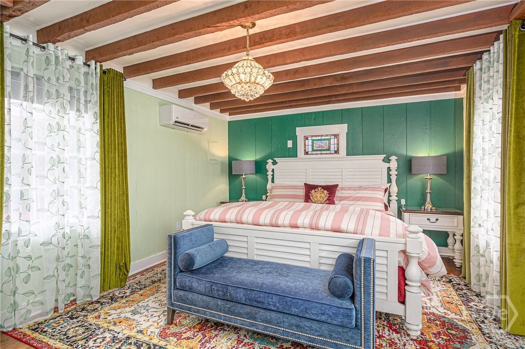 Image 41 of property listing at 222 E Gwinnett Street, Savannah, GA 31401