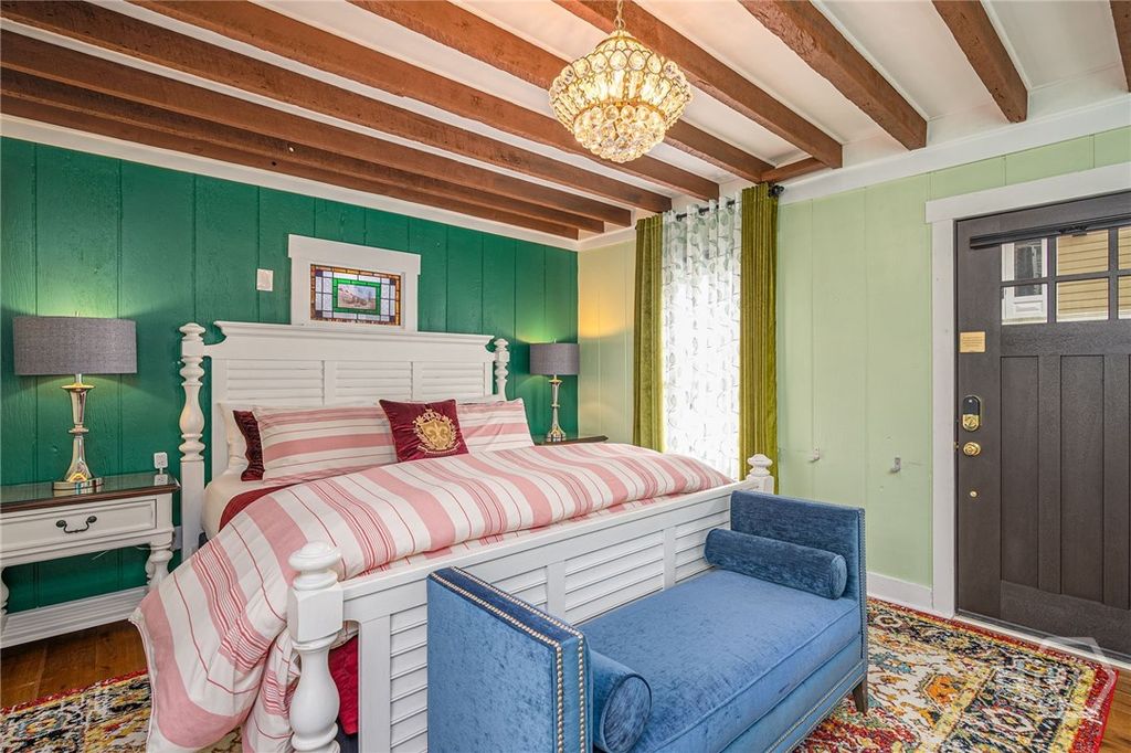 Image 42 of property listing at 222 E Gwinnett Street, Savannah, GA 31401