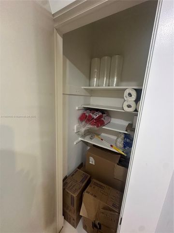 7111 Taft Street, Hollywood, FL 33024