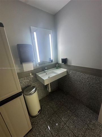 7111 Taft Street, Hollywood, FL 33024