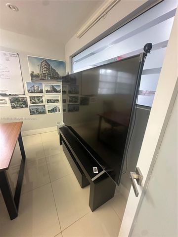 7111 Taft Street, Hollywood, FL 33024