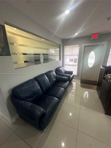 7111 Taft Street, Hollywood, FL 33024