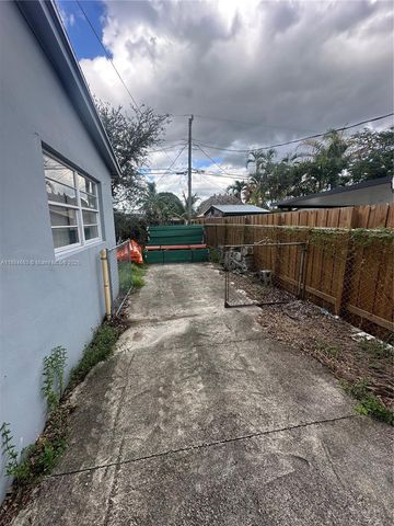 7111 Taft Street, Hollywood, FL 33024