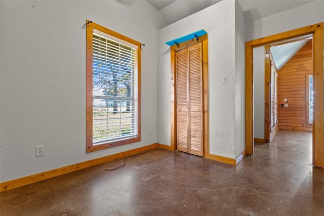 239 Cundiff Crafton Road, Chico, TX 76431