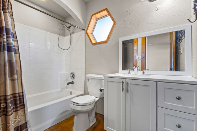 239 Cundiff Crafton Road, Chico, TX 76431