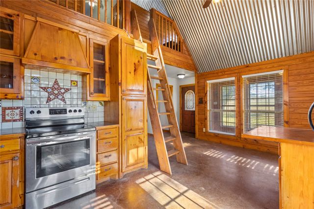 239 Cundiff Crafton Road, Chico, TX 76431