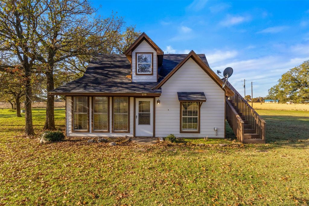 239 Cundiff Crafton Road, Chico, TX 76431