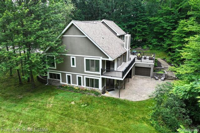 1150 Rolling Pines Drive, Ortonville, MI 48462