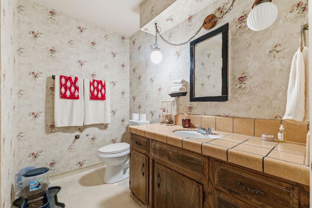 Image 22 of property listing at 6479 N Blosser Avenue, Fresno, CA 93711