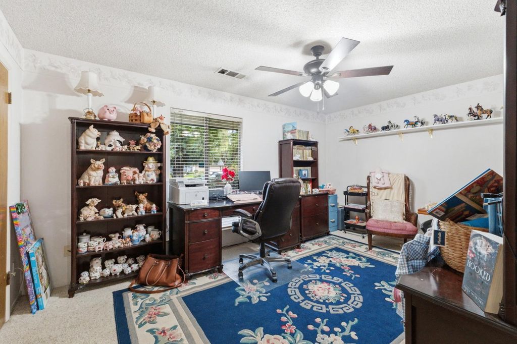 Image 23 of property listing at 6479 N Blosser Avenue, Fresno, CA 93711