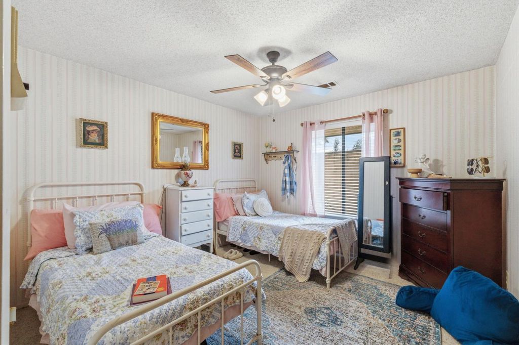 Image 25 of property listing at 6479 N Blosser Avenue, Fresno, CA 93711