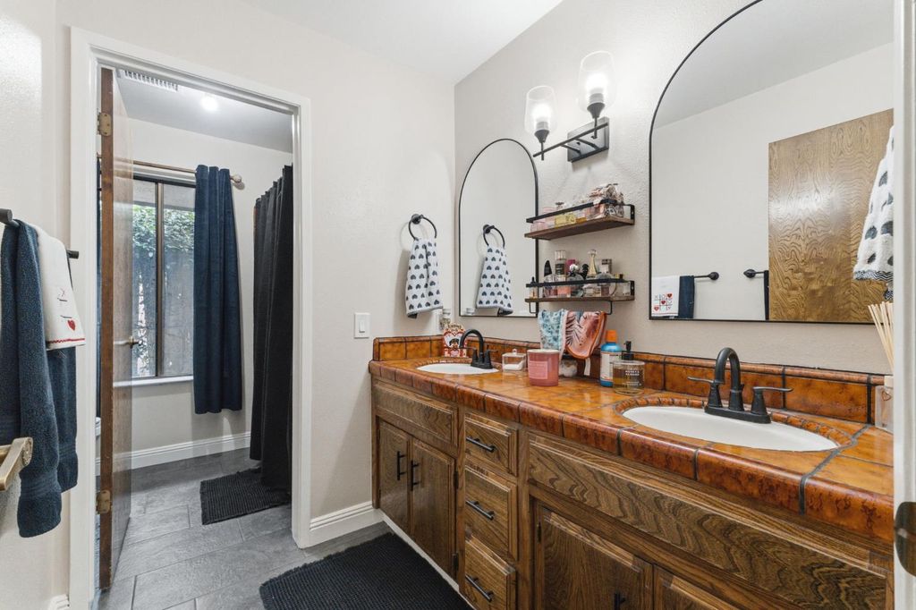 Image 26 of property listing at 6479 N Blosser Avenue, Fresno, CA 93711