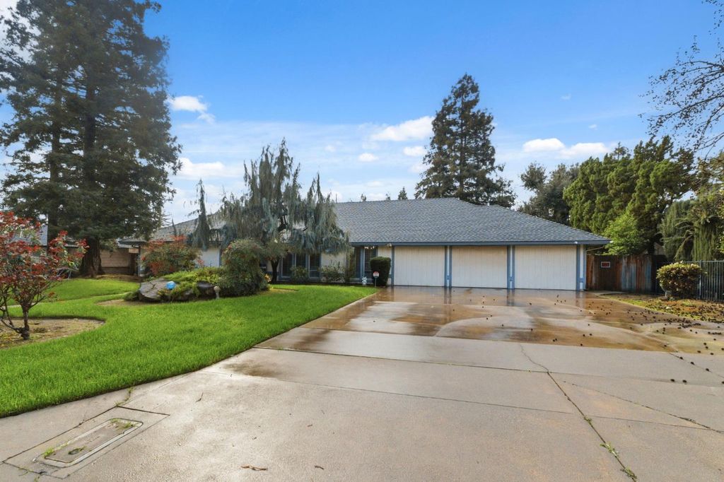Image 3 of property listing at 6479 N Blosser Avenue, Fresno, CA 93711