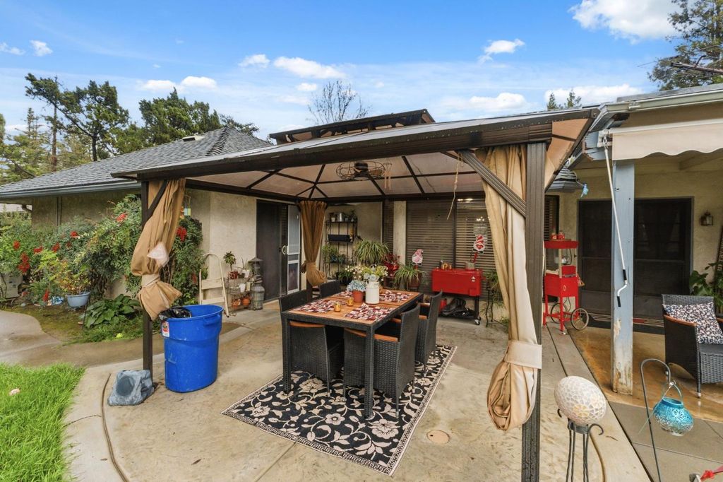 Image 33 of property listing at 6479 N Blosser Avenue, Fresno, CA 93711