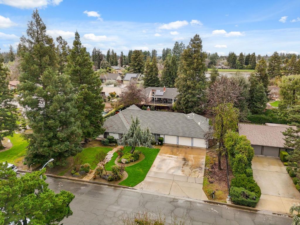 Image 36 of property listing at 6479 N Blosser Avenue, Fresno, CA 93711