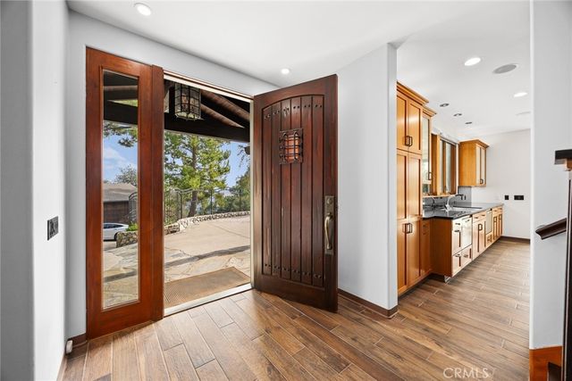 5310 Linda Vista, La Canada Flintridge, CA 91011
