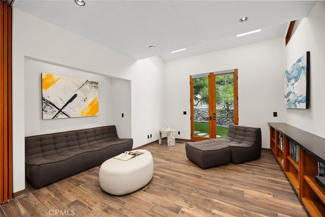 5310 Linda Vista, La Canada Flintridge, CA 91011