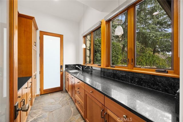 5310 Linda Vista, La Canada Flintridge, CA 91011