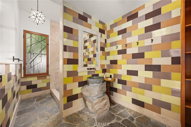 5310 Linda Vista, La Canada Flintridge, CA 91011
